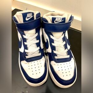 Nike little boys court sneakers size 13